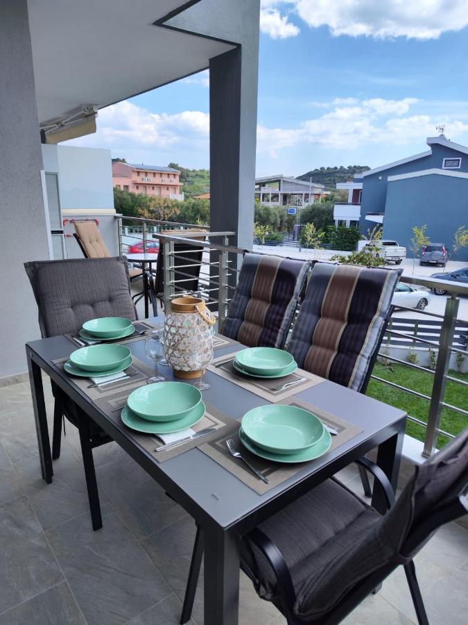 ניקיטי Lilli Deluxe Apartment מראה חיצוני תמונה