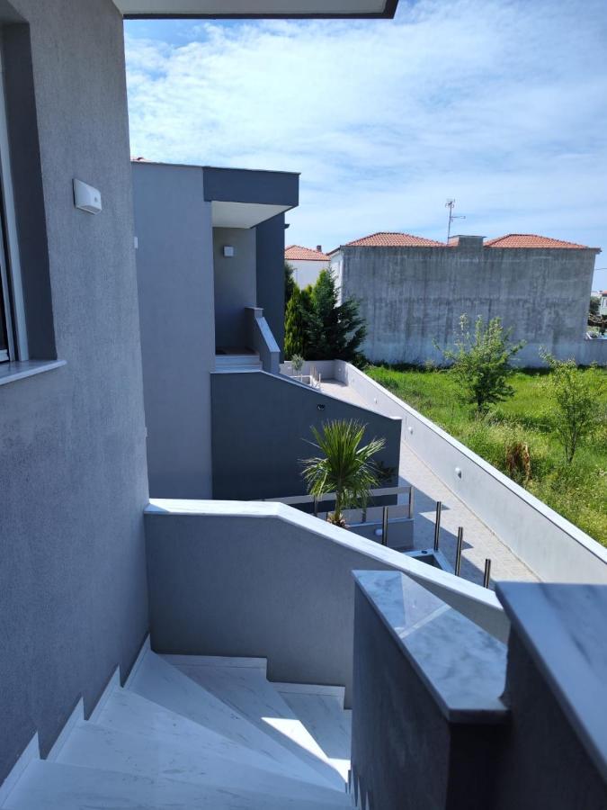 ניקיטי Lilli Deluxe Apartment מראה חיצוני תמונה